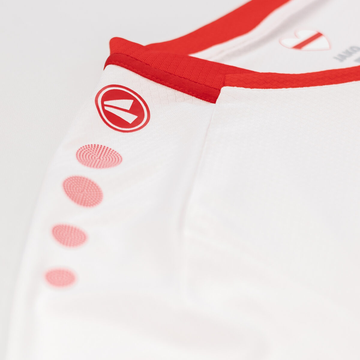 242500 VfB Stuttgart Heimtrikot 24 25 7OaDluAjT6jhrw